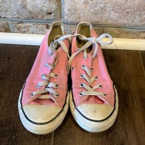 Size 2 pink converse